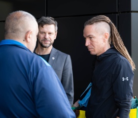 Vicepremiér Ivan Bartoš navštívil evakuační centrum v City Campusu OU