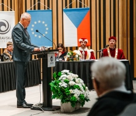 Slavnostní zasedání Vědecké rady Ostravské univerzity 17. října 2024 v Koncertním sále Fakulty umění OU, City Campus OU na Černé louce. Autor: Jana Greplová